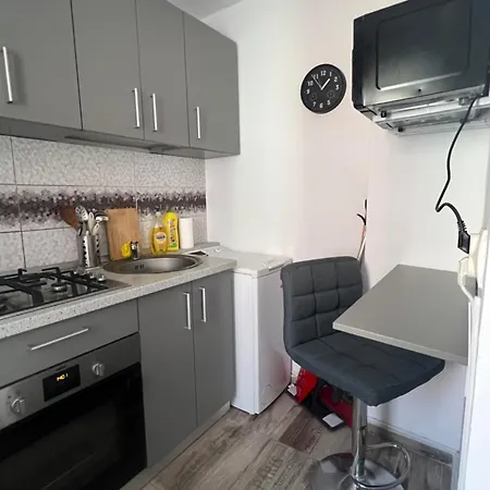 Ben's Cosy In דירה בוקרשט