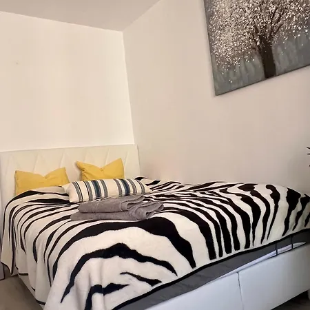 דירה Ben's Cosy In