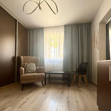 דירה Ben's Cosy In *